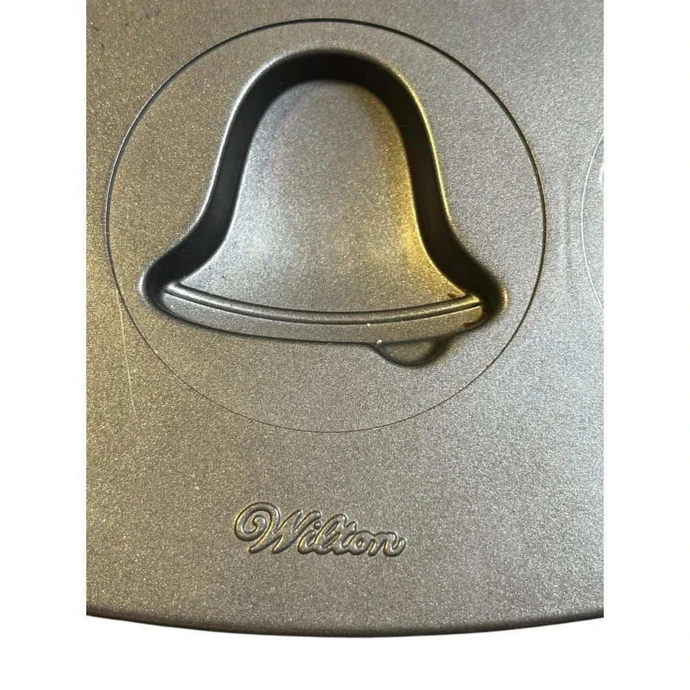 Wilton‎ Holiday Shapes Muffin Pan 12 Cavity Christmas Grey Non-Stick Baking Mold